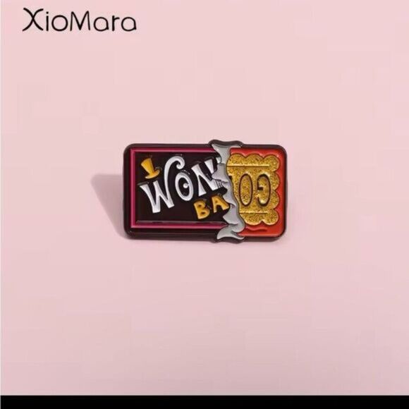 3/20 Gold and Black Brooch with Enamel Design - Picture 1 of 1